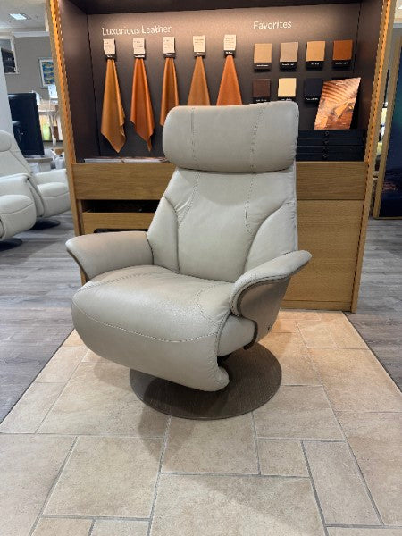 In-Stock Special-Stressless Adam
