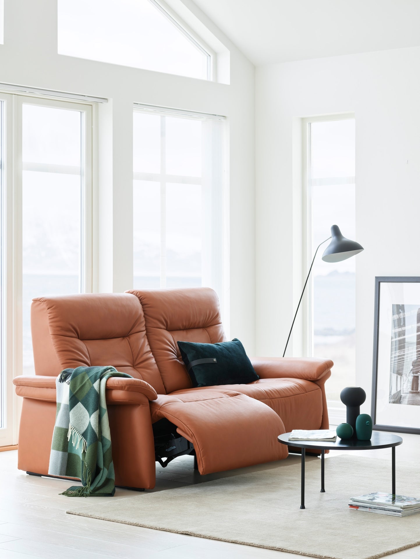 Stressless® Mary loveseat — product image