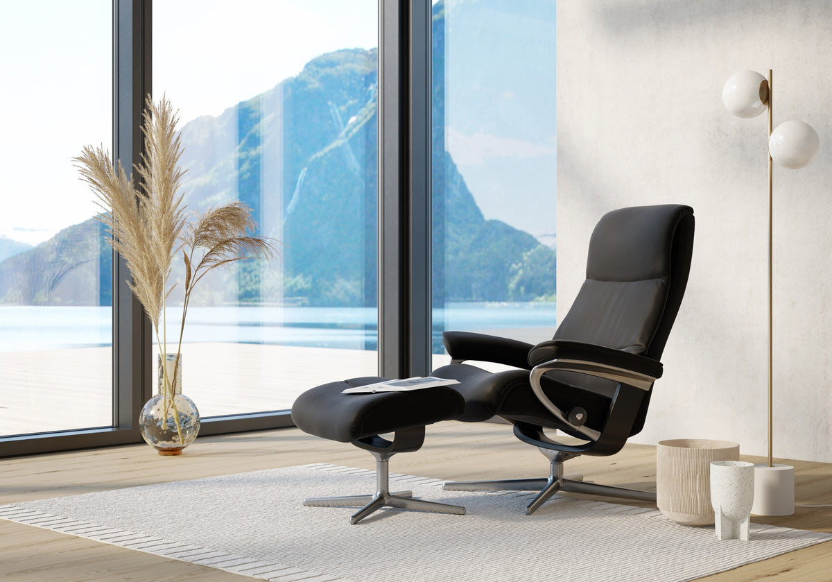 The Stressless View Cross recliner in Black.